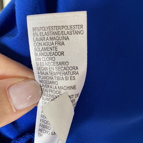 Tahari tie-neck top size S - Picture 6 of 6